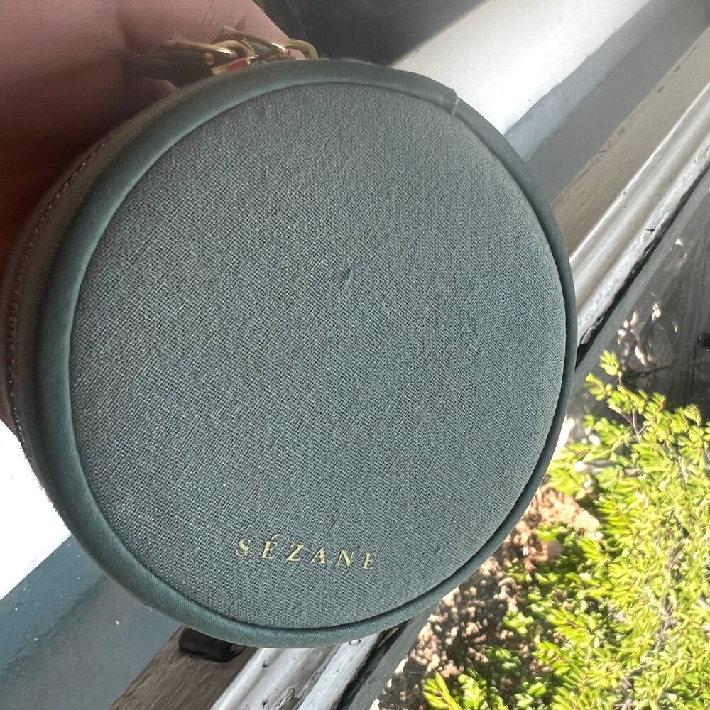Sézane green jewelry box mint gold hardware round shape portable organizer trave